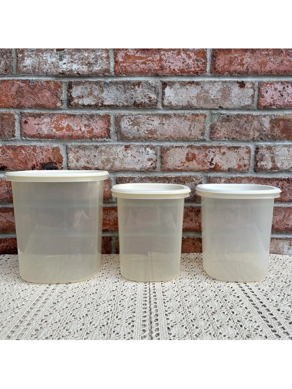 Rubbermaid VTG Servin Saver Nesting Canisters Set Sheer w/Almond Lids #5 #5 #6